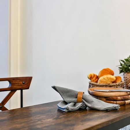 Huswell - Charming Getaway In The Historical City Center Bruges Esterno foto