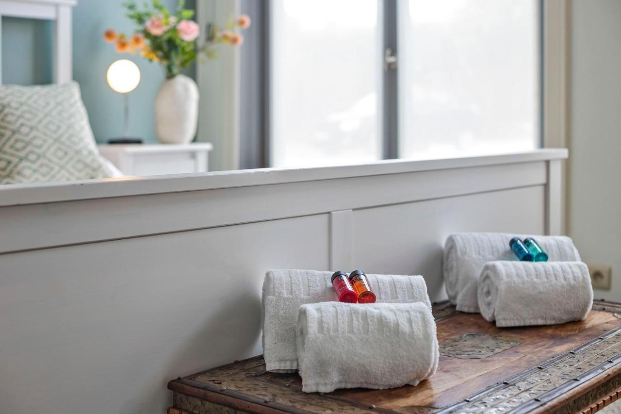 Huswell - Charming Getaway In The Historical City Center Bruges Esterno foto