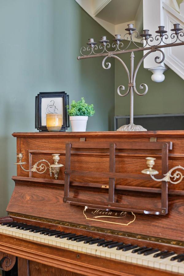 Huswell - Charming Getaway In The Historical City Center Bruges Esterno foto